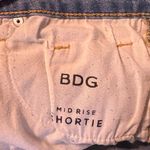 BDG  mid rise shortie‎ jean shorts 29 Photo 3