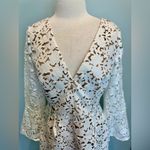 Monique Lhuillier  Lazercut Bell Sleeve fit and flare white dress size 10 Photo 7