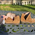 Munro Scout Tobacco Suede Ruched Water Resistant Comfort Bootie size 5.5 Photo 7