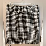 Susan Bristol  wool blend y2k b&w houndstooth lined midi pencil skirt. Size 12. Photo 3