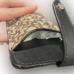 DKNY NWT 2pc Gift Set w/ Phone Holder Crossbody & Black Acrylic Yarn Scarf Photo 5