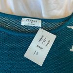 Zenana Outfitters BNWT  distressed star sweater  Photo 4