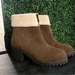 Bella Vita  Sherpa Cable Lug Faux Suede Fleece Lined Ankle Bootie 7 NEW Photo 1