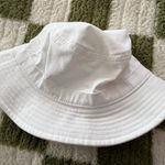 Aritzia  TNA Bucket Hat Photo 0
