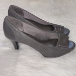 Life Stride  Grey Heels. In a size 6.5. Photo 1