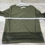 Marie Oliver  Green faux suede laser cut blouse Women’s Size Medium Photo 4