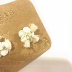 Anthropologie Shiraleah Chicago jewelry -  - Fleur stud earrings ivory flower NEW Photo 2