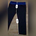 Under Armour  Heat Gear Women’s Sz‎ S Fitted Black/Royal Blue Capri Leggings Photo 9