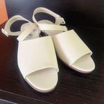 Black Rivet Melina open toe sandals cream off white Sz 7 wide Adjustable strap Photo 1