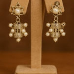Vintage 90's Women's Chunky Silver Toned Pearly Floral Earrings Retro Preppy‎ White Photo 0