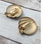 Vintage Clip On Earrings Photo 6