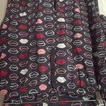 Victoria's Secret Pajama Set with Pink and Gray Lips size medium Photo 2