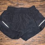 Lululemon Hotty Hot Short 2.5” Photo 0