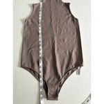 SKIMS NWOT Essential mock neck Sleeveless bodysuit S/M Tigers eye Photo 6