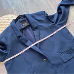 Madewell  The Dorset Crop Blazer‎ in Easygoing Crepe Navy Photo 5