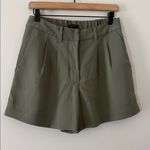 Quince Stretch Crepe Pleated Short in Olive Size 8 Green Photo 4