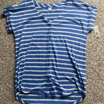 Old Navy blue striped shirt Photo 0