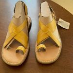 NEW Born Inya Crossover Sandal YELLOW LEATHER Womens Size 6M Shoes‎ Photo 4
