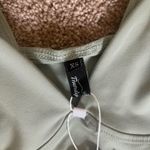 Amazon Trendy  Queen Top Photo 2