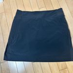 Athleta  Brookline Mid Rise Skort Golf Tennis Active Skirt - size 8 Black Photo 1