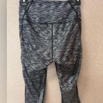 Lululemon Drop It Like It's Hot Crop Dramatic Static White Black Luxtreme Mesh 4 Photo 0