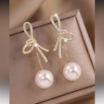 Elegant Gold and faux Pearl Drop Earrings 1pair Luxury Cubic Zirconia Bowknot Photo 1