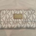 Michael Kors Wallet Photo 0