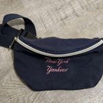 Victoria's Secret WORLD SERIES SPECIAL! PINK  MLB Yankees Fanny Pack Photo 0