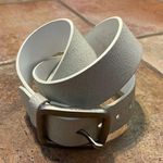 Bill Adler crackled white leather belt. Photo 0