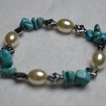 Source Unknown Western Vintage Turquoise Faux Pearl Silver Tone Stretch Bracelet Photo 0