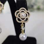 Boutique Gold and Pearl Necklace Reversible Flowers and Camellia Flower with Earrings Set Photo 6