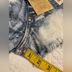 Vibrant  m.i.u. Shorts. Pink waistband stretch. Size L Photo 6