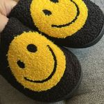 None Smiley face Fuzzy Slippers, size Large 8/9US, wide width Photo 8