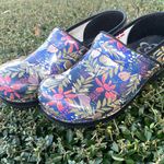Sanita 40 Ardsley Floral Print Clogs Slip On 9.5 10 Comfort Nurse Shoes Photo 0