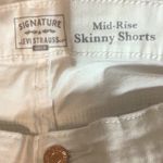 Levi's Strauss Size 28 Plus Size White Mid-Rise Skinny Shorts. New With Tags. Photo 7
