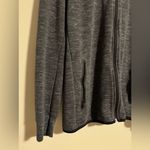 Uniqlo EUC  Gray and White Full Zip Hoodie with Side Pockets size XL Photo 3