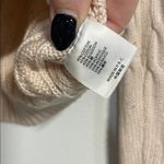 Brandy Melville  WOMENS V NECK CABLE KNIT SWEATER LIGHT PINK ONE SIZE Photo 2