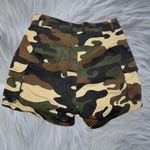 Love Tree Camo Women's Shorts Photo 6