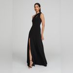 Halston Heritage HALSTON NAVI LUXE CREPE GOWN, Size 2,
$595.00 Photo 2