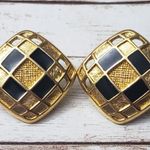 Vintage Clip On Earrings Photo 0