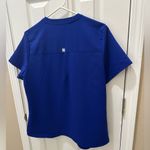 Fabletics  2 pocket Method Scrub Top royal blue Large Photo 12