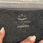 Beyond Yoga  Grey Cropped Knee Length Leggings Size Small GUC #4062 Photo 1