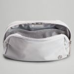 Lululemon Everywhere Belt Bag 1L Photo 3