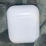 Apple AirPods Charging Case Photo 0