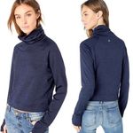 prAna Women’s Gleeson Navy Blue Cropped Running Top Size Medium Photo 1