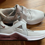 Nike  Airmax Bella Training Sneaker Athletic Shoes Women Size 9 White Mauve Photo 0