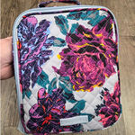 Vera Bradley  Lunch Bunch in Neon Blooms Zip Blue Floral Photo 0