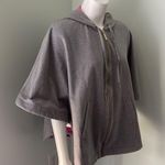 Lilly Pulitzer LUXLETIC HOODED PONCHO Photo 3