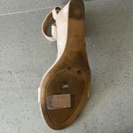 Journee Collection Womens LOUCIA Beige Wedge Heeled Sandals 7.5 Photo 9