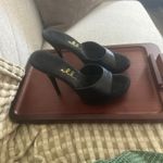 Ellie  high heels  Photo 1